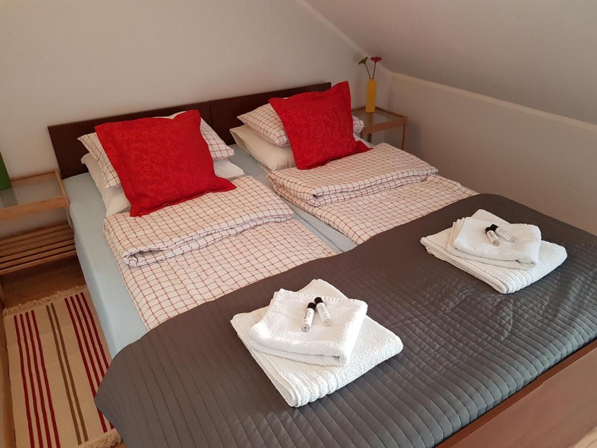 Bed and Breakfast Balaton Rowy Ровы Экстерьер фото
