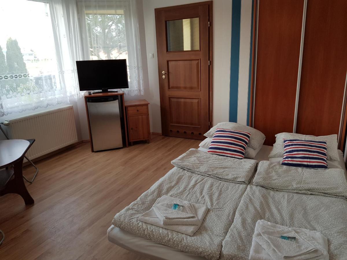 Bed and Breakfast Balaton Rowy Ровы Экстерьер фото
